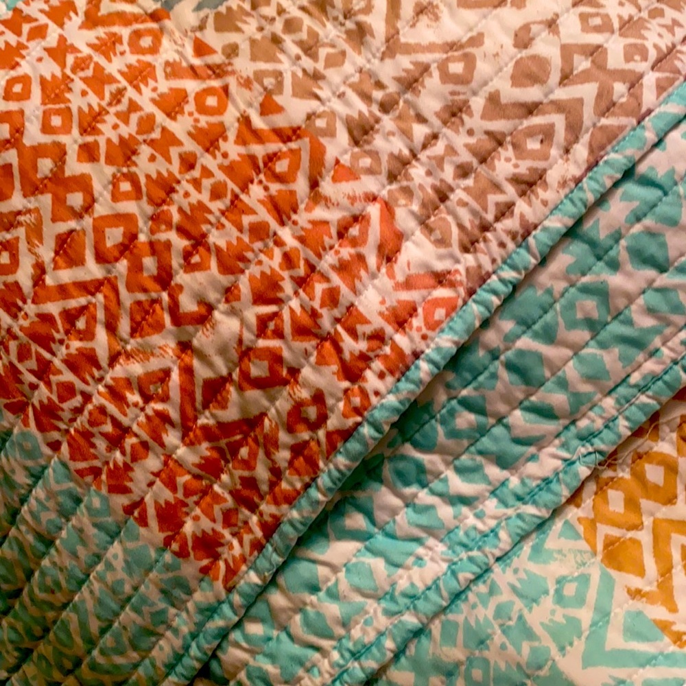 Quilt/blanket 86 x 86. Warm. Pretty. 30 percent. off